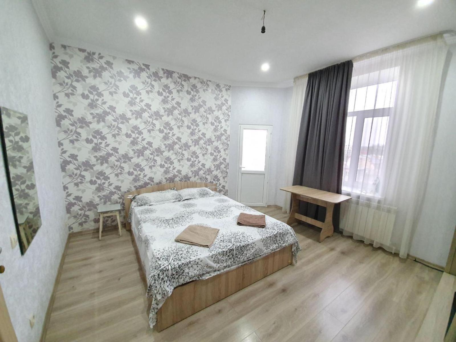 Tourist Home At Stefan Cel Mare With 2 Rooms Kischinau Exterior foto